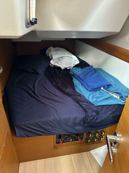 47ft Jeanneau Yacht For Sale