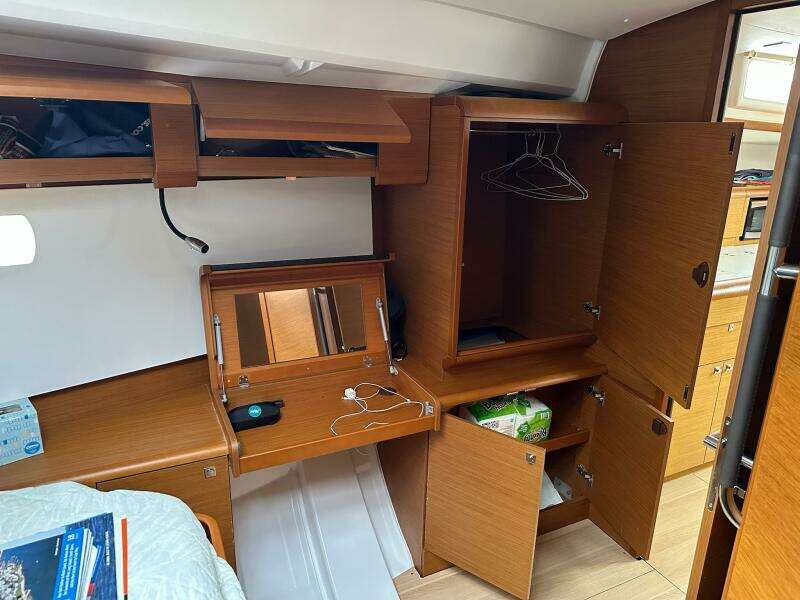 47ft Jeanneau Yacht For Sale