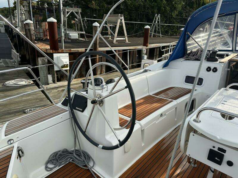 47ft Jeanneau Yacht For Sale