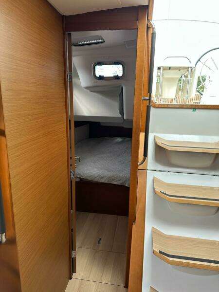 47ft Jeanneau Yacht For Sale