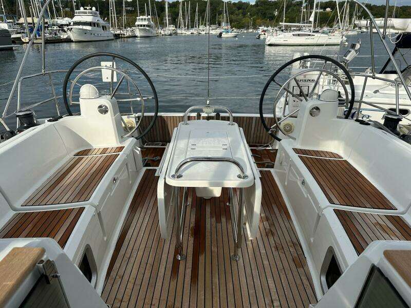 47ft Jeanneau Yacht For Sale