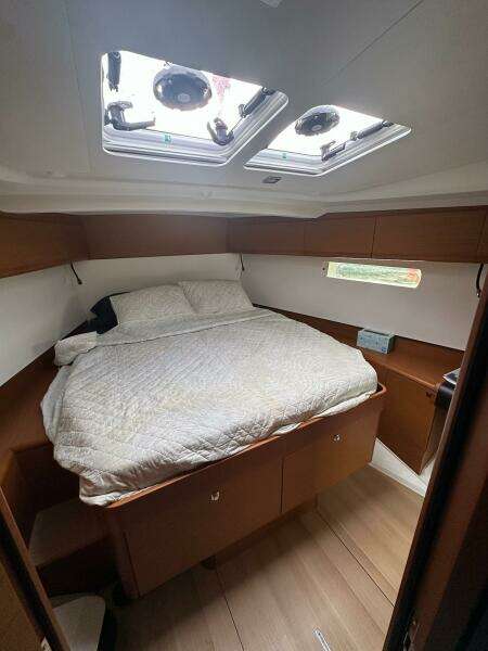 47ft Jeanneau Yacht For Sale