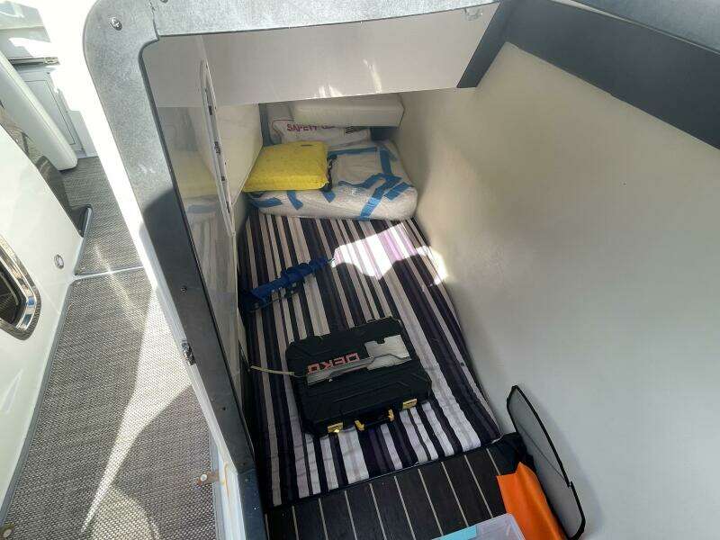 Andiamo 32ft Monterey Yacht For Sale