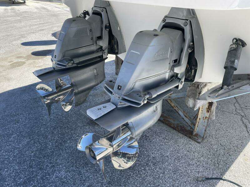 Andiamo 32ft Monterey Yacht For Sale