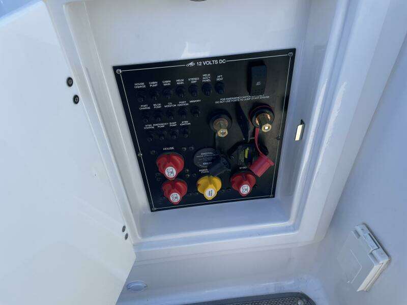 Andiamo 32ft Monterey Yacht For Sale