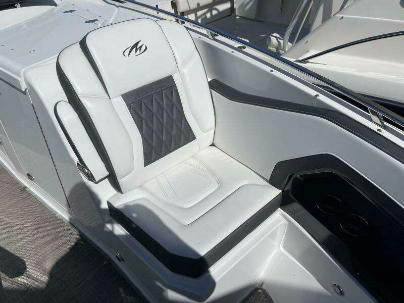 Andiamo 32ft Monterey Yacht For Sale