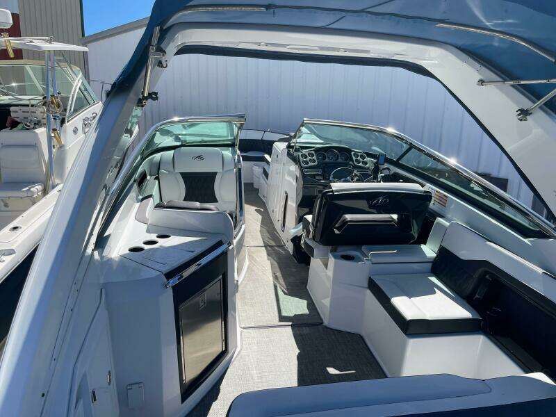 Andiamo 32ft Monterey Yacht For Sale