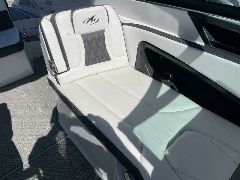 Andiamo 32ft Monterey Yacht For Sale