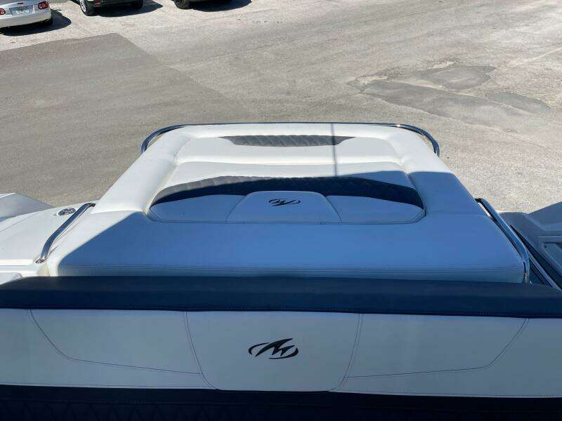 Andiamo 32ft Monterey Yacht For Sale