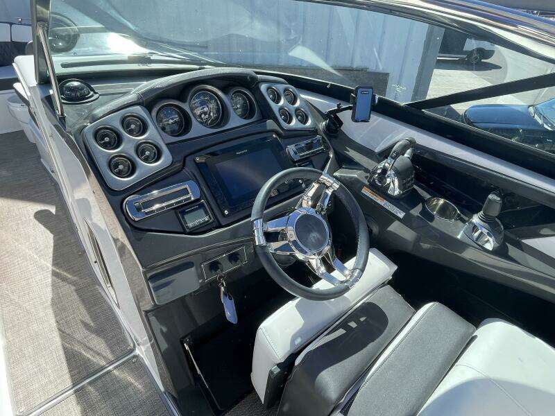 Andiamo 32ft Monterey Yacht For Sale