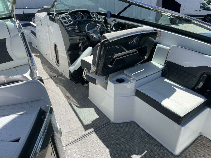 Andiamo 32ft Monterey Yacht For Sale
