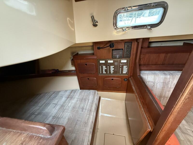 29' 1991 Island Packet IP-29