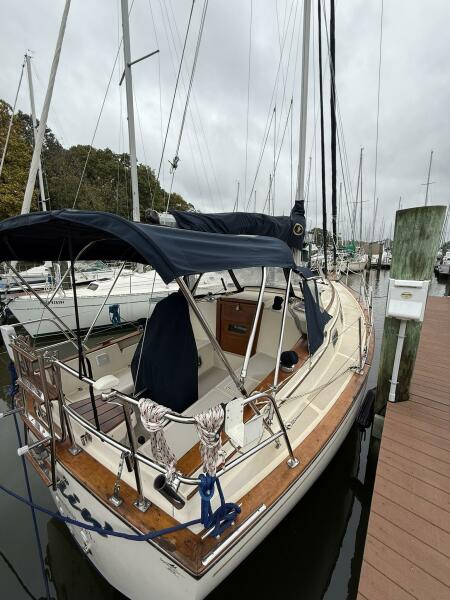 29' 1991 Island Packet IP-29