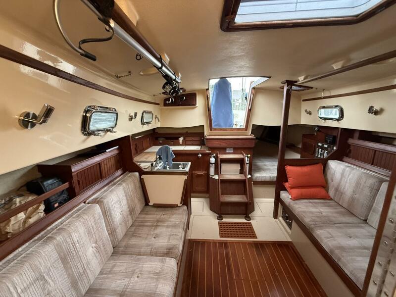 29' 1991 Island Packet IP-29