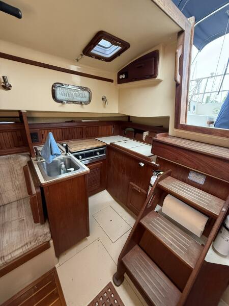 29' 1991 Island Packet IP-29