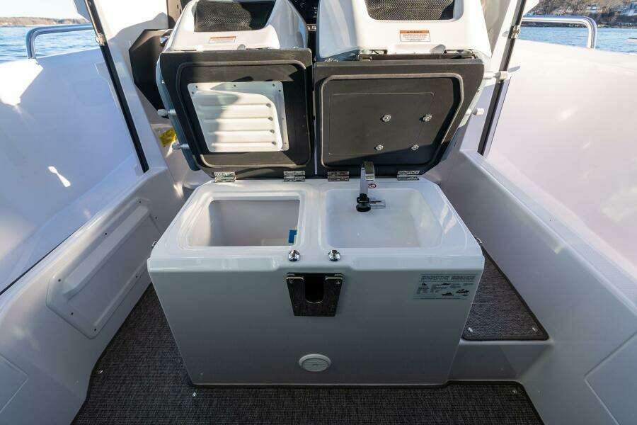 Axopar 29 Cross Cabin Stock 47 29ft Axopar Yacht For Sale