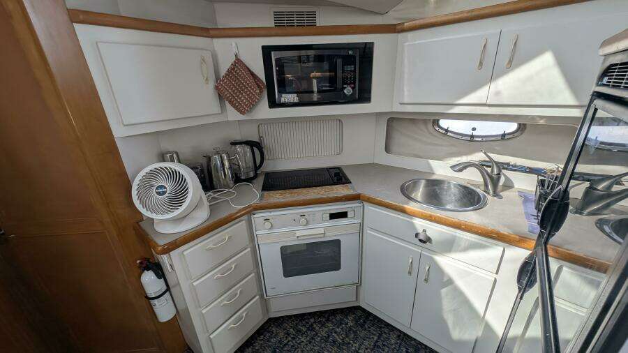Have Love Will Travel 37ft Carver Yacht For Sale