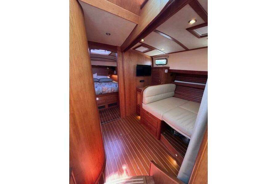 Independence 42ft Sabre Yacht For Sale