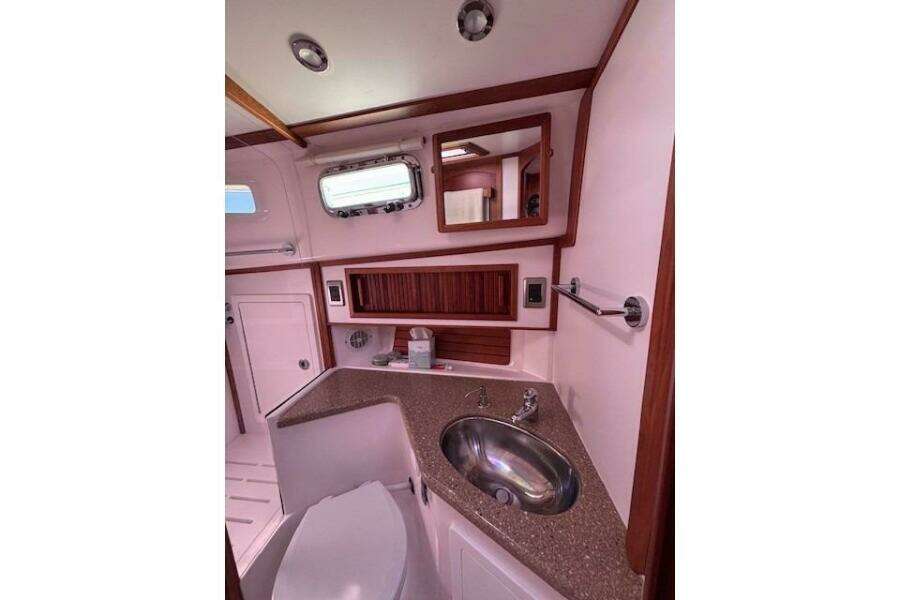Independence 42ft Sabre Yacht For Sale
