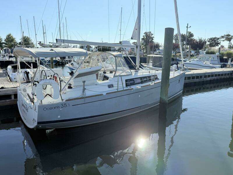 35ft Beneteau Yacht For Sale