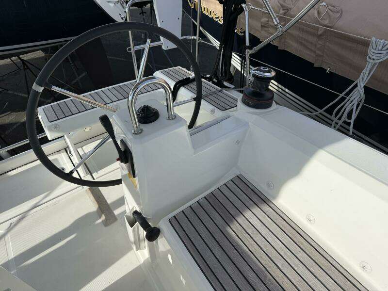 35ft Beneteau Yacht For Sale