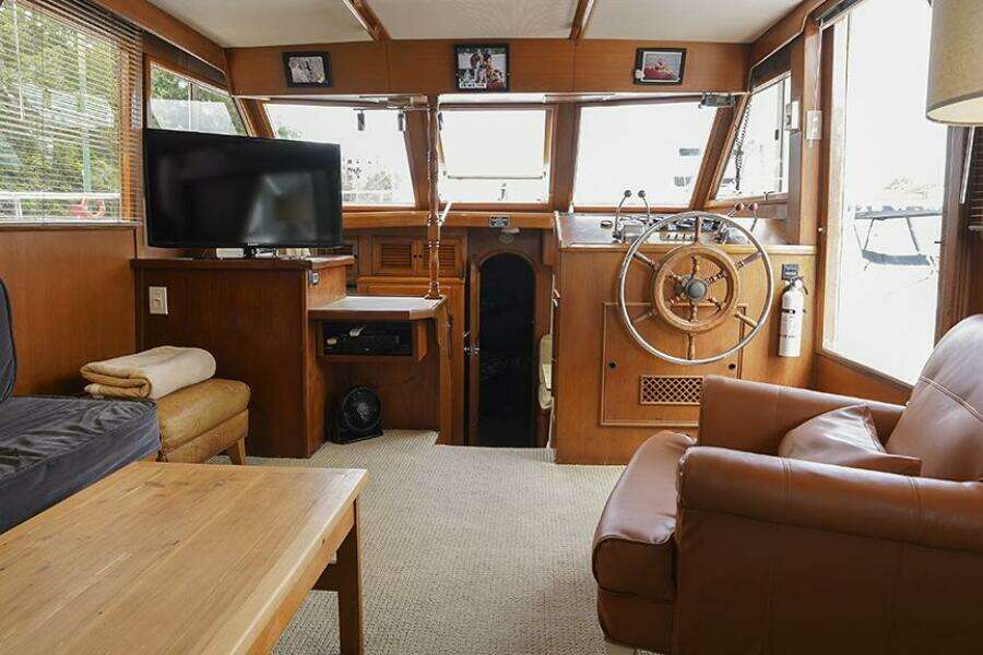 47ft Tradewinds Yacht For Sale