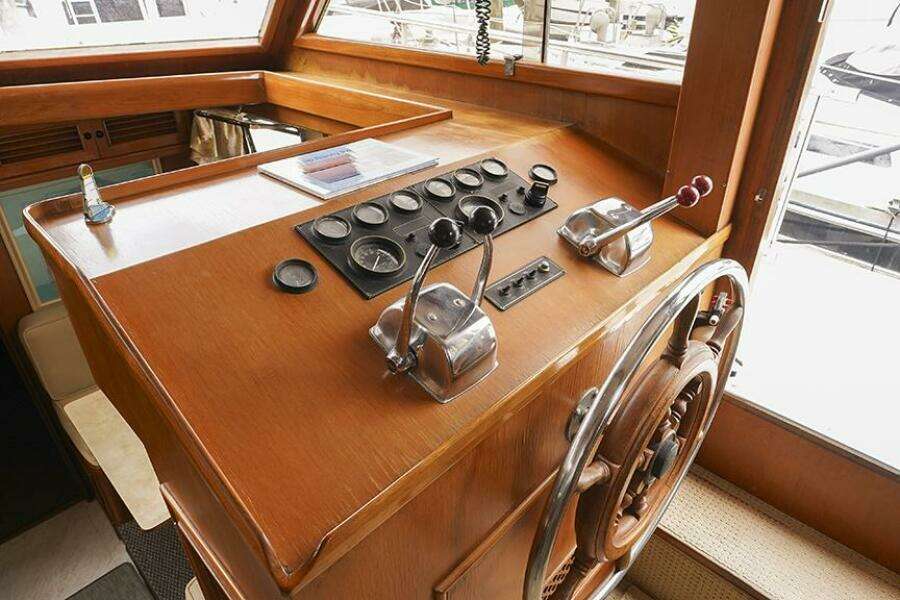 47ft Tradewinds Yacht For Sale