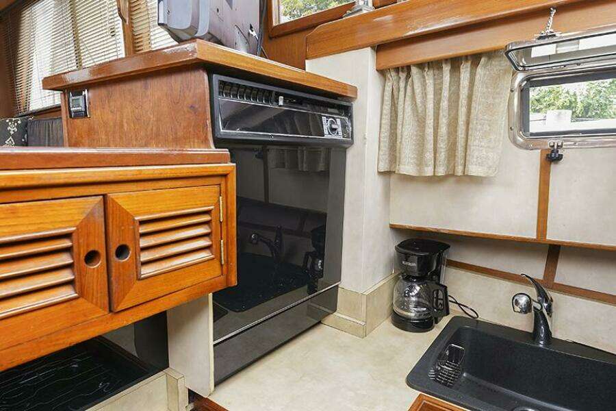 47ft Tradewinds Yacht For Sale