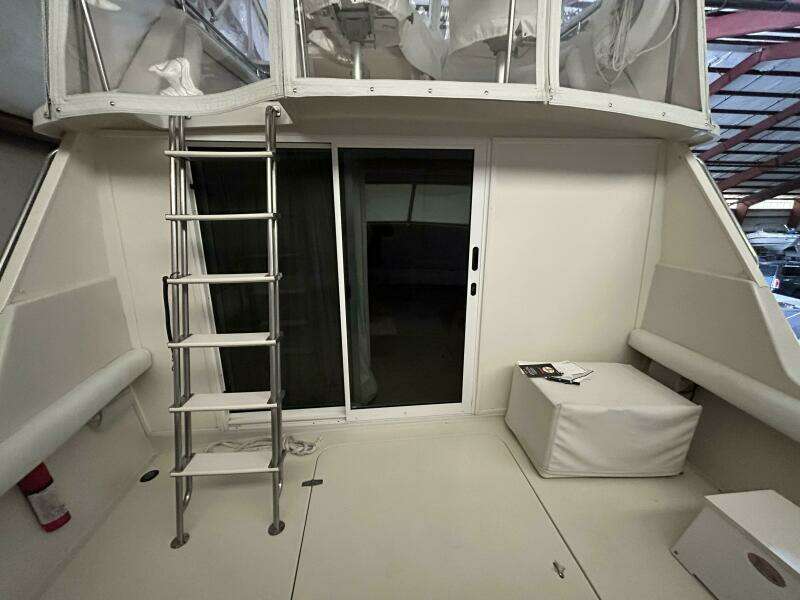 Full Coverage 37ft Silverton Yacht For Sale