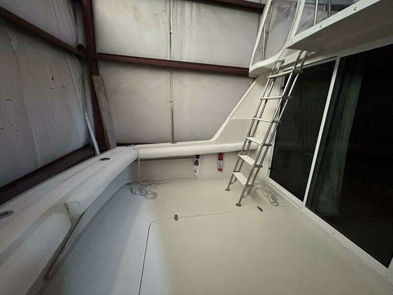 Full Coverage 37ft Silverton Yacht For Sale