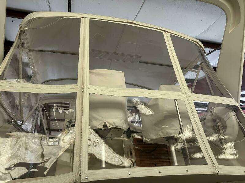 Full Coverage 37ft Silverton Yacht For Sale