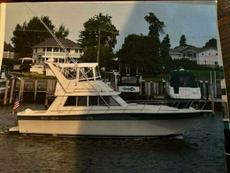 Full Coverage 37ft Silverton Yacht For Sale