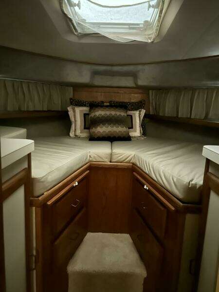 Full Coverage 37ft Silverton Yacht For Sale