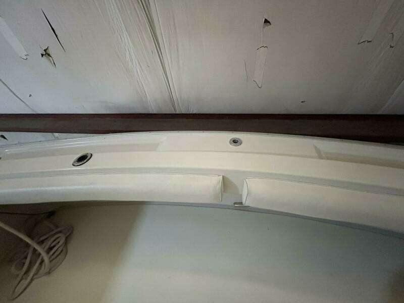 Full Coverage 37ft Silverton Yacht For Sale