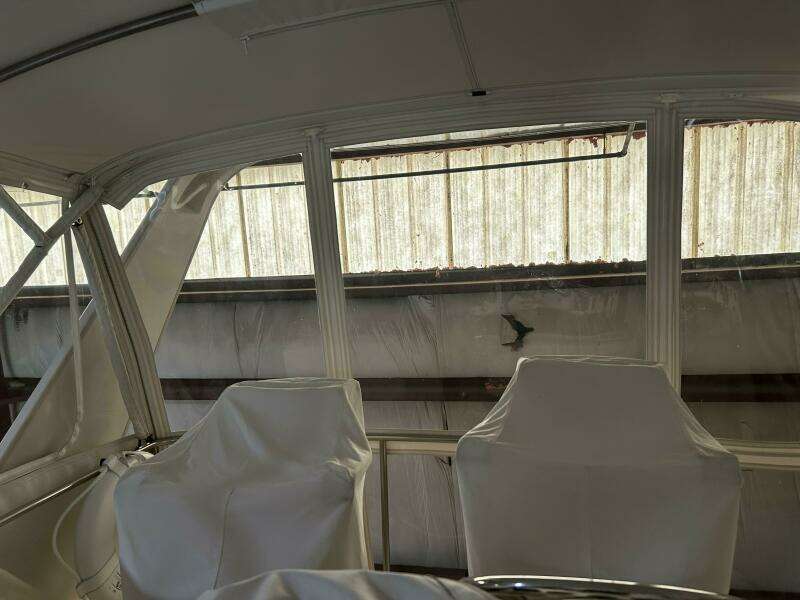 Full Coverage 37ft Silverton Yacht For Sale