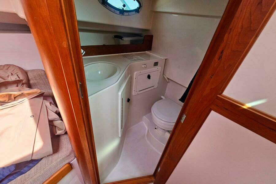 Helen Fury 26ft Back Cove Yacht For Sale