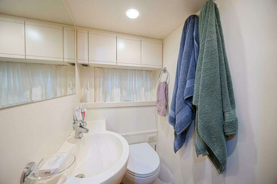 Noral 83ft Ferretti Yachts Yacht For Sale