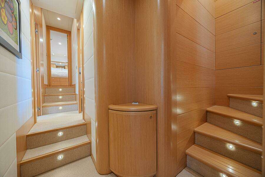 Noral 83ft Ferretti Yachts Yacht For Sale