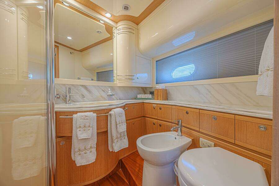 Noral 83ft Ferretti Yachts Yacht For Sale