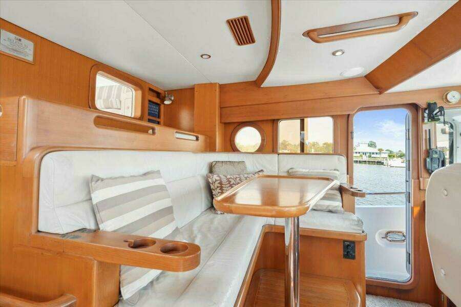 Pilothouse seating and upper bunk