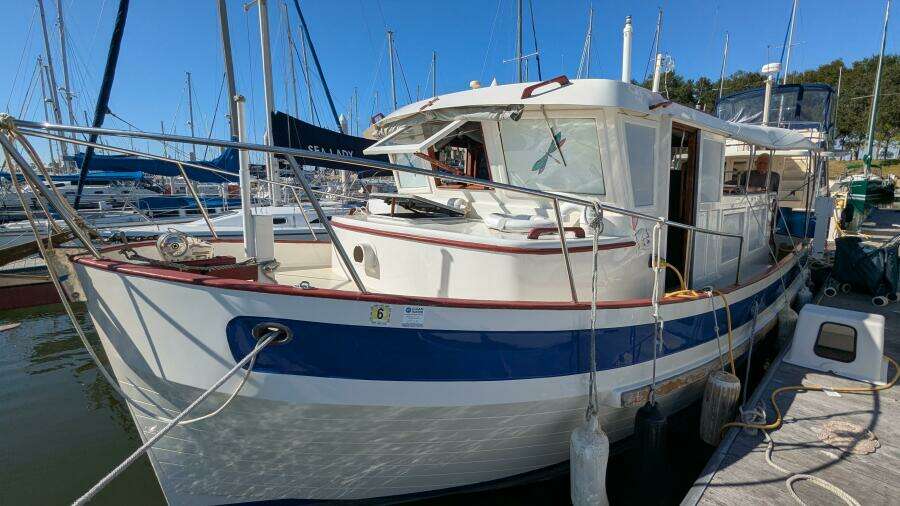 Petite Fleur 30ft Ho Hsing Yacht For Sale