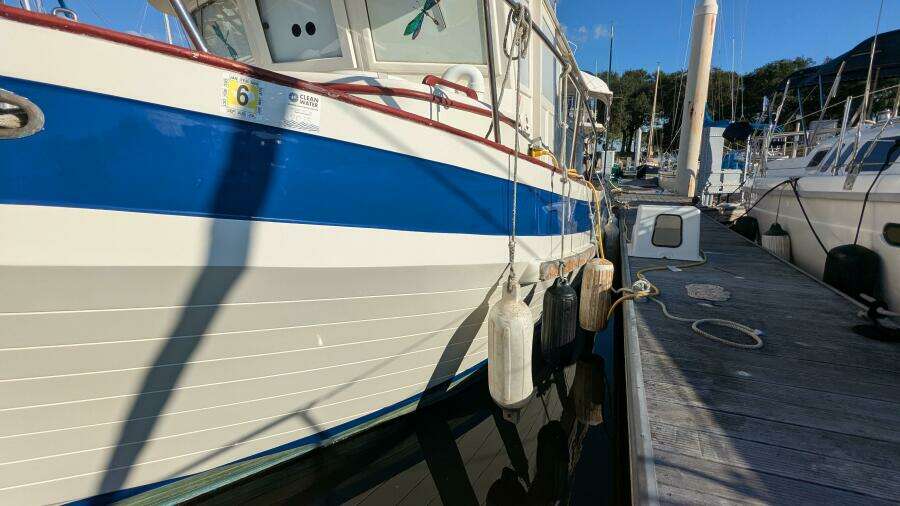 Petite Fleur 30ft Ho Hsing Yacht For Sale