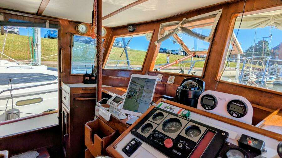 Petite Fleur 30ft Ho Hsing Yacht For Sale