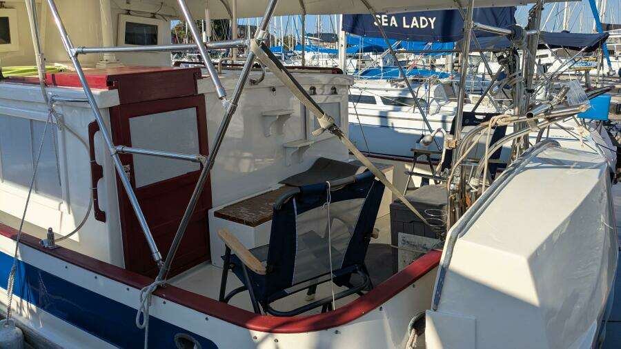 Petite Fleur 30ft Ho Hsing Yacht For Sale