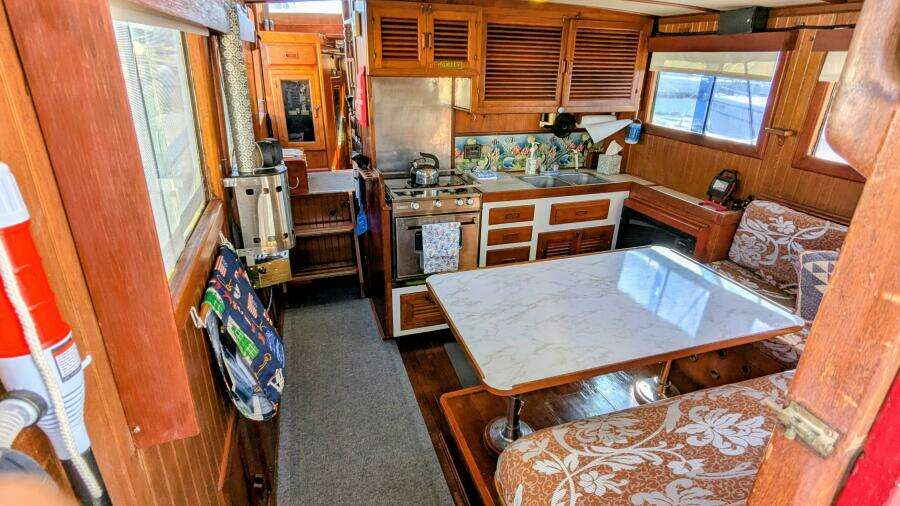 Petite Fleur 30ft Ho Hsing Yacht For Sale