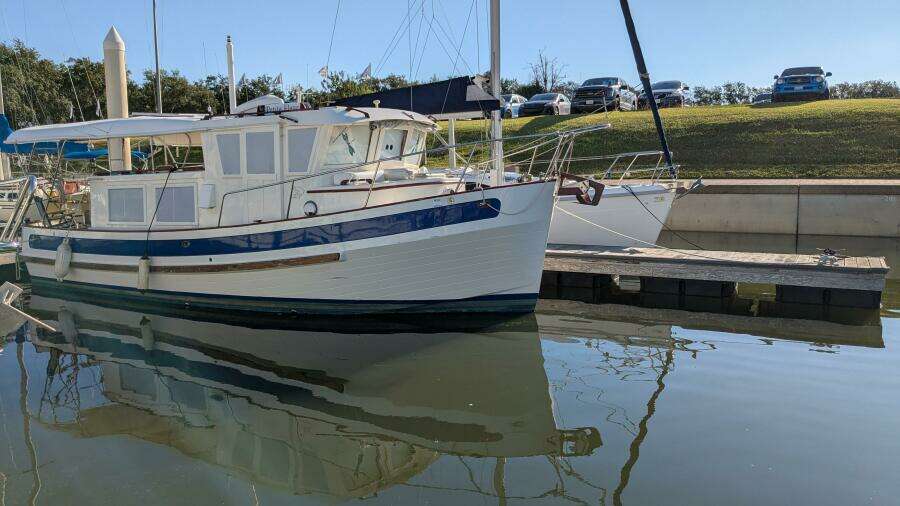 Petite Fleur 30ft Ho Hsing Yacht For Sale