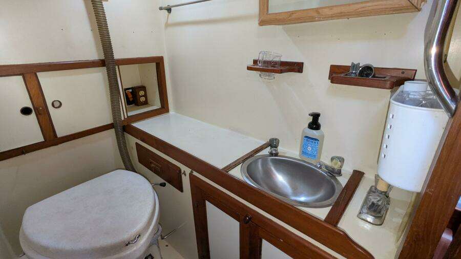 Petite Fleur 30ft Ho Hsing Yacht For Sale