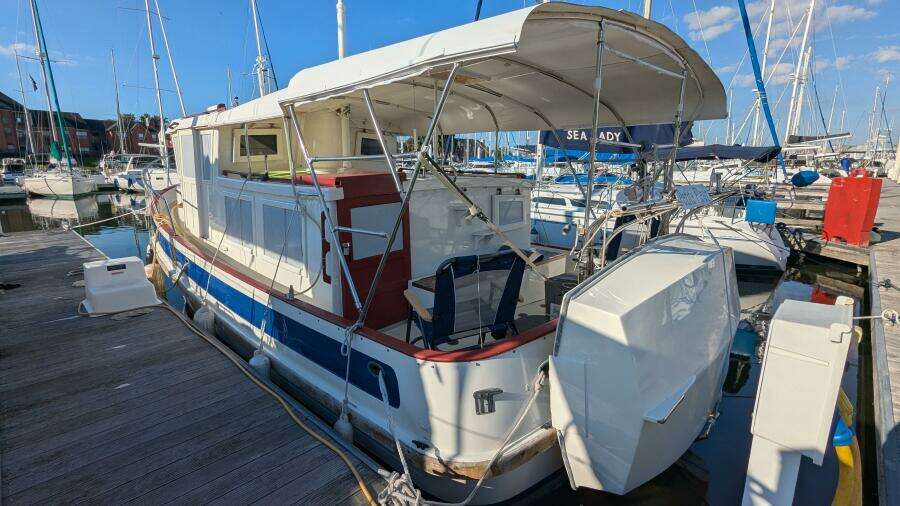 Petite Fleur 30ft Ho Hsing Yacht For Sale