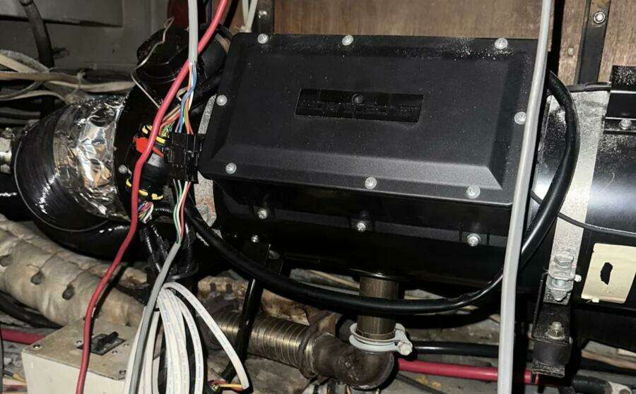 Apple 1 60ft Hatteras Yacht For Sale