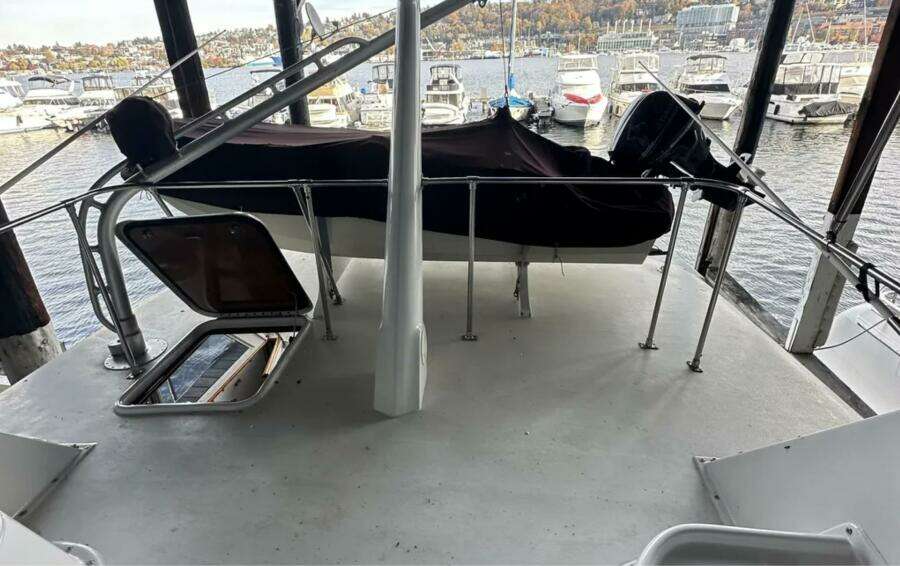 Apple 1 60ft Hatteras Yacht For Sale